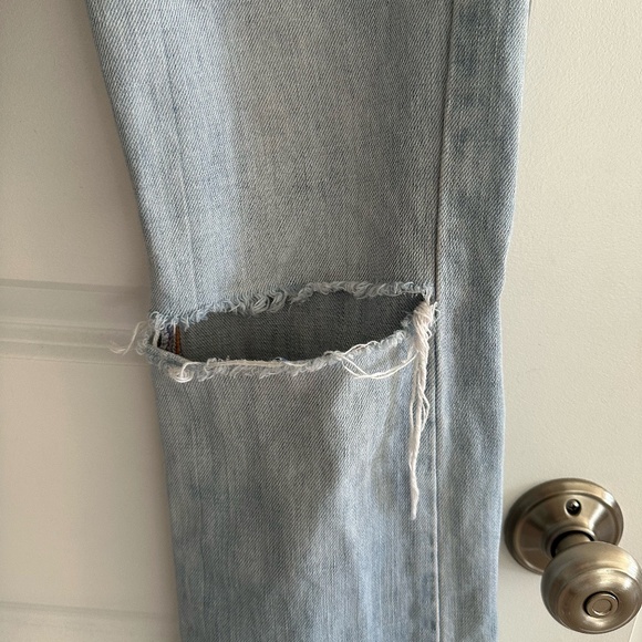 A&F Emma Low Rise Jeans - Picture 10 of 14